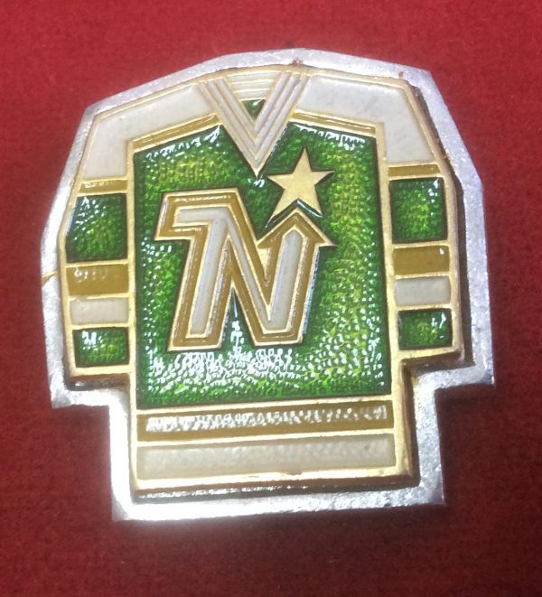Значок хоккейного клуба Minnesota North Stars.